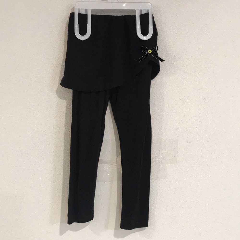 Girl two layers legging with butterfly knot. Black